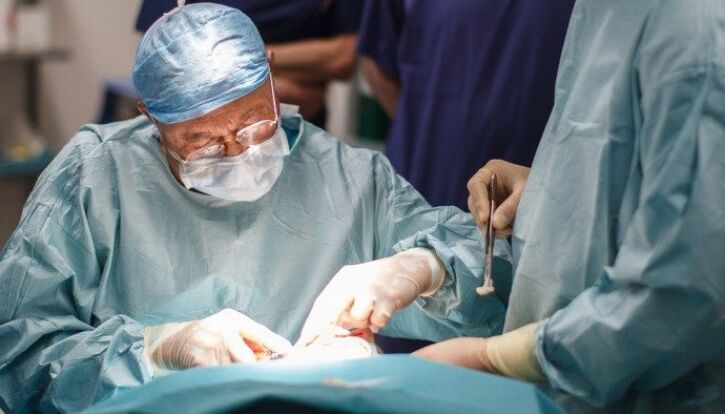 Operacja usunięcia ciała szklistego oka (witrektomia)